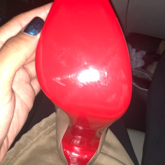 Louboutin pumps. Classic nude size 39 (8.5) - Picture 4 of 4